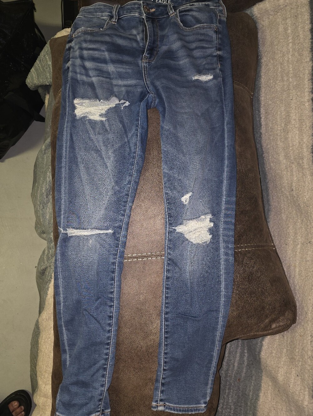 American Eagle Outfitters Distressed Dark Blue Skinny Jeans